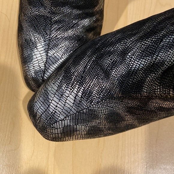 Black and Gray Cheetah Print Boots and Tote Set - Picture 5 of 10